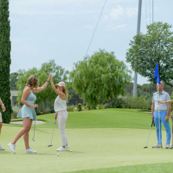 Group sessions of golf 
