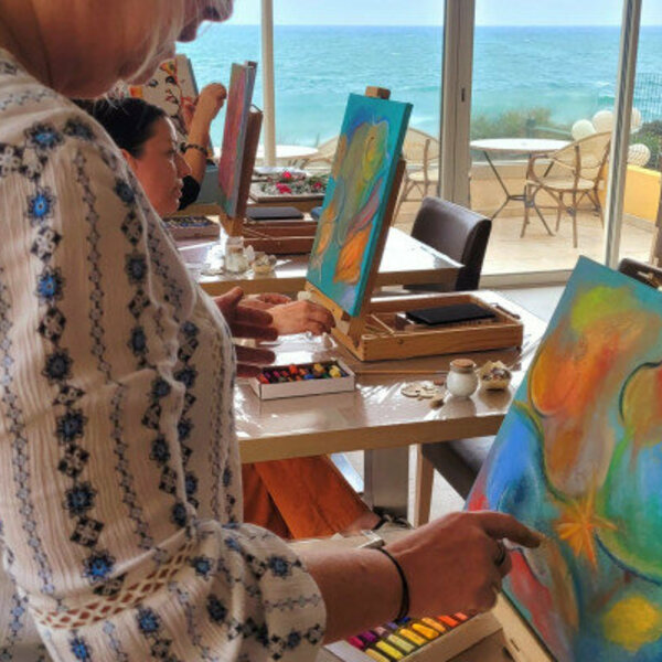 Créations sur des toiles individuelles (Solo) entourés de vos proches/collègues, ou sur toile partagée Créations sur des toiles individuelles (Solo) entourés de vos proches/collègues, ou sur toile partagée