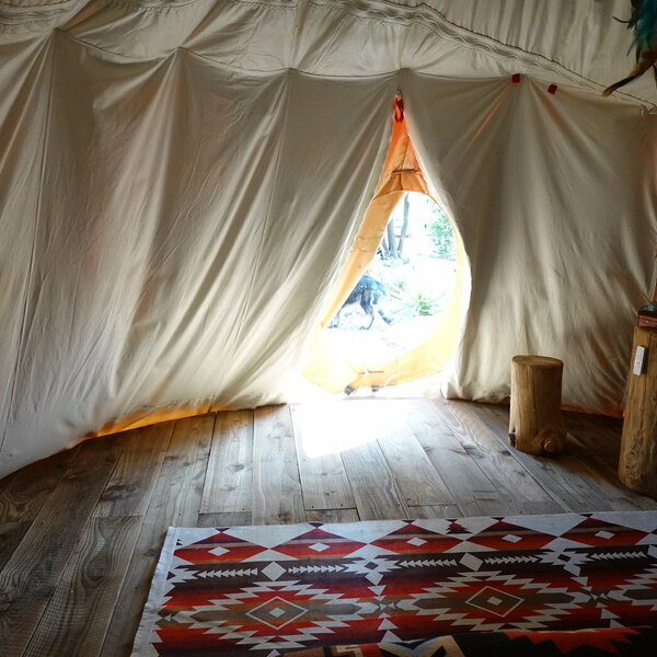 Calme et détente, dans le tipi