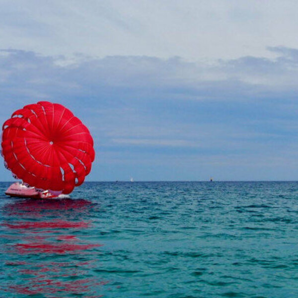 Pack bouée tractée & parachute ascensionnel 2 pers -  plage de la Nartelle