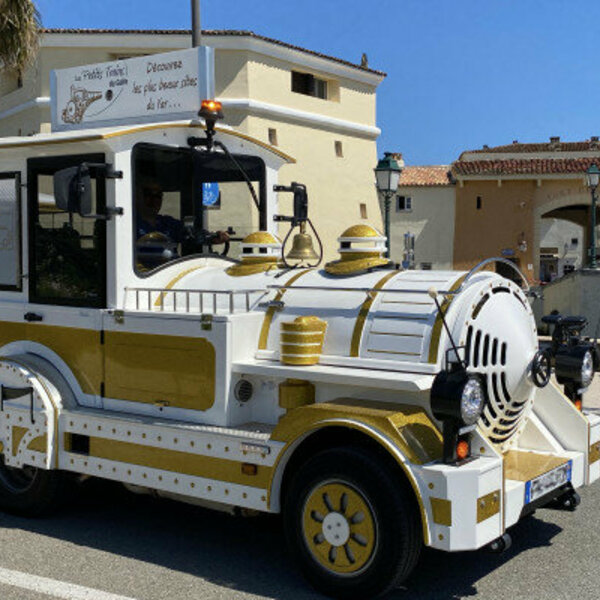 Le Petit Train au départ de Port Grimaud