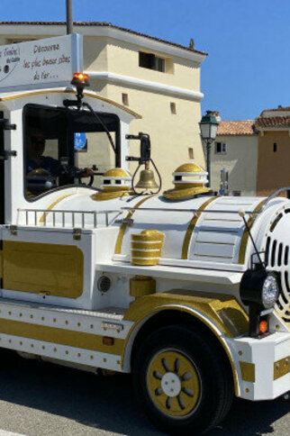 Le Petit Train au départ de Port Grimaud